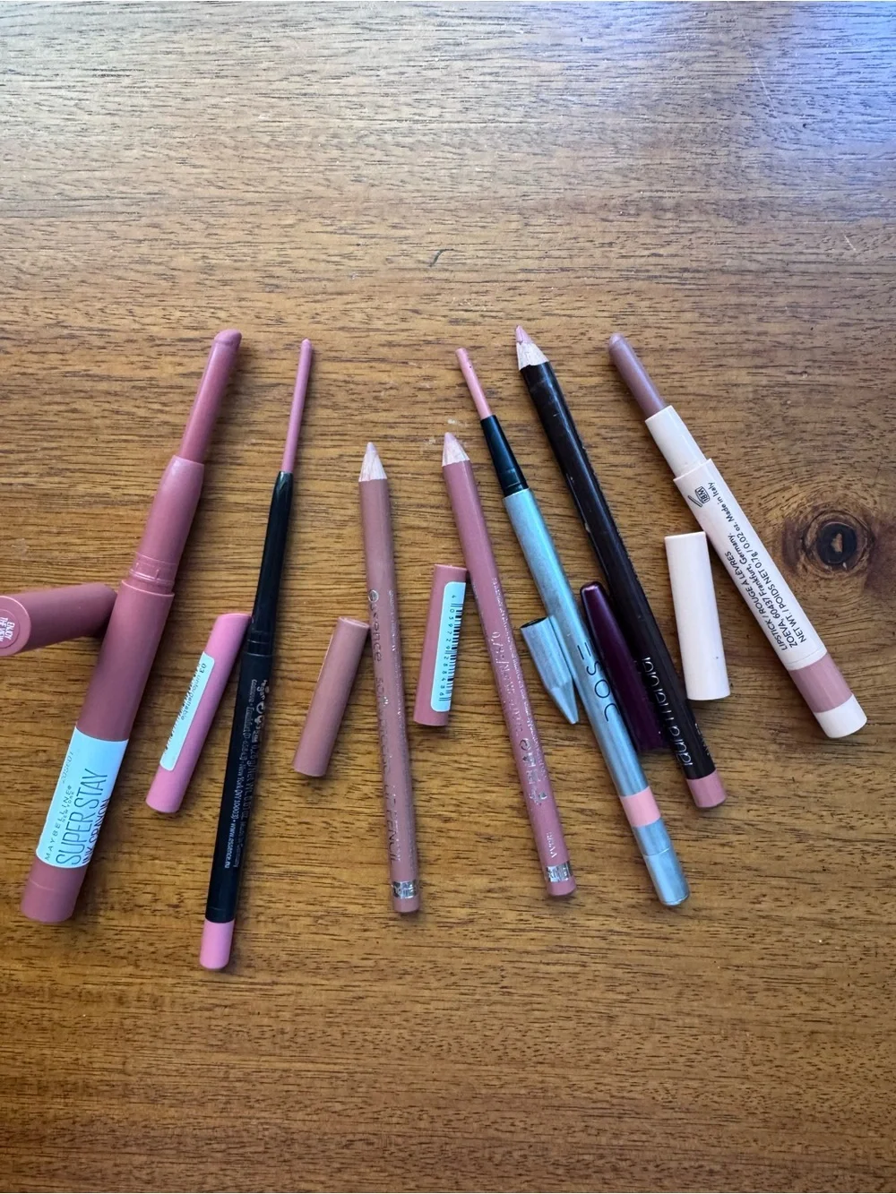 7 lip liners from Laura Mercier, zoeva, dose of colors, essence and maybelline